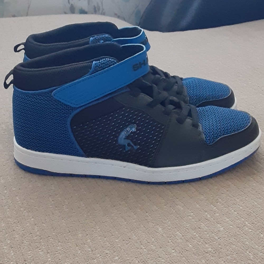 Shoes - Picture 2 of 2